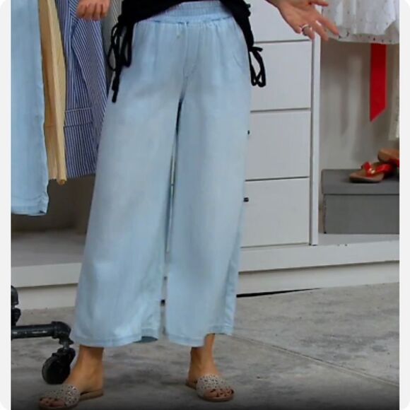 Side Stitch Tencera Pull-On Wide Leg Crop Pants with Pockets Light Blue, Size 1X - Picture 2 of 7